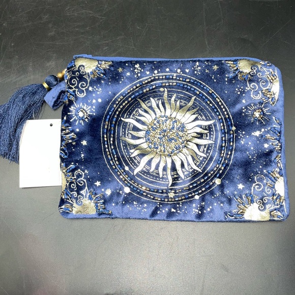 24HR DROP 🎁⬇️ Hand beaded suede celestial zipper pouches - Picture 8 of 9